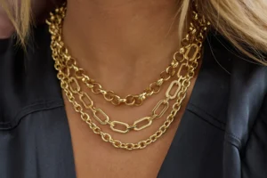 cara-styling-chunky-chain-biar-tampil-edgy
