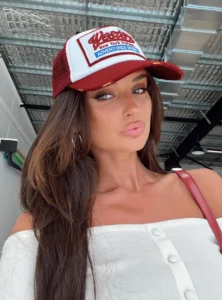 kembalinya-trucker-hat-cara-styling-biar-nggak-kelihatan-jadul